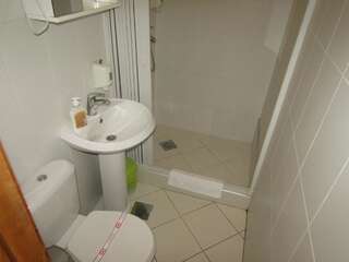 Гостевой дом Central Studios Подгорица Трехместный номер-студио с балконом-8