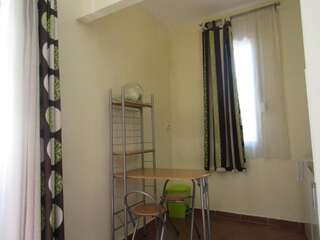 Гостевой дом Central Studios Подгорица Трехместный номер-студио с балконом-13