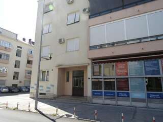 Гостевой дом Central Studios Подгорица Трехместный номер-студио с балконом-17